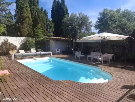 villa 6 logements de rapport - 276m² avec piscine chauffée et pool house