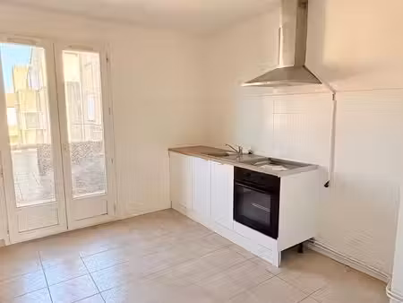 a louer a l'annee appartement t6 spacieux