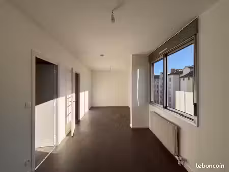 studio 1 pièce 30 m²