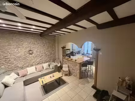 t3 meublé 60 m² + sous-sol aménagé 30 m² & 2 parkings — st-alban-de-roche