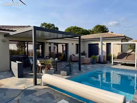 maison de 2022 - 6 pièces - 4ch - 125m2 - garage - piscine