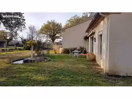 loue spacieuse villa saix sur grand terrain arboré sans vis avis piscine couverte