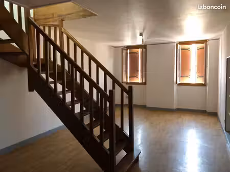 immeuble locatif de 4 appartements ( tous loués)