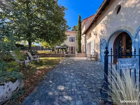 ensemble immobilier rénové - prestations haut de gamme