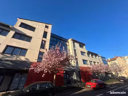 appartement 1 pièce 108 m²