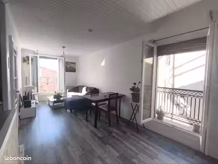 t2 location 37 m² refait à neuf – clim – 2 balcons – dpe c – servian