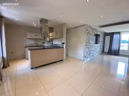 appartement 3 pièces 63 m²