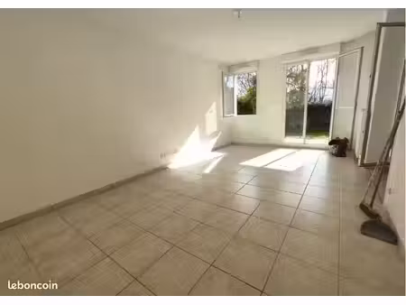 appartement t3 de 68 m² avec terrasse & jardin de 42 m² – disponible le 25 septembre