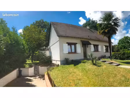 charmante maison familiale de 150 m2 avec 3/4 chambres sous sol complet terrasse avec pisc