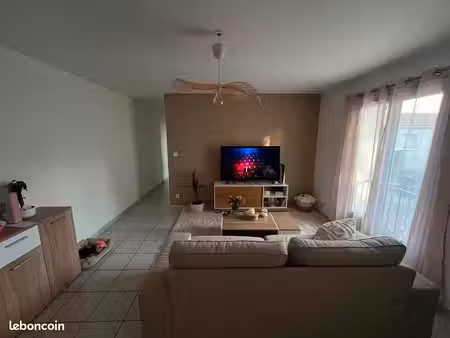 maison f3  54m2  avec jardinet et terrasse. 35 km de montpellier  plaissan