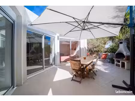 ? villa rénovée – 30m plage – 3 pièces + jardin – la grande-motte