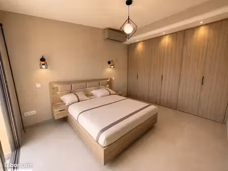 maison de village 110 mètres carrés avec garage et 2 chambres