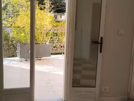 a louer t2 neuf avec terrasse à pouzolles