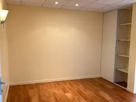 bureau à louer mûrs érigné