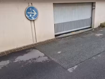 place de parking couvert