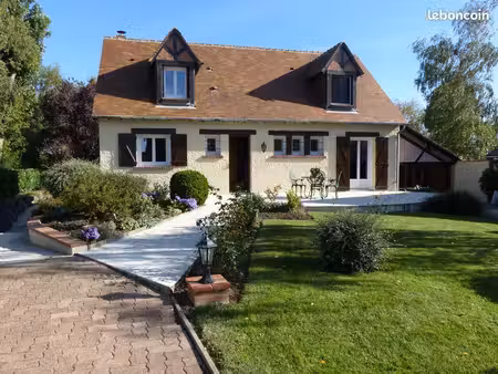 maison 193 m2 habitables  jardin 2389m2