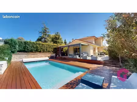 villa 6 pièces 141 m²