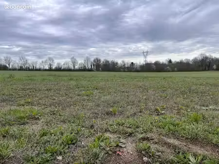 terrain 385 m² drain