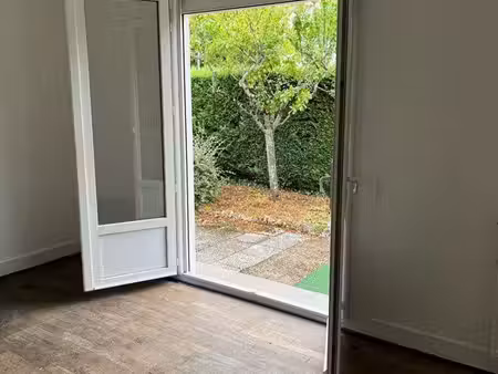 maison  trois chambres plain-pied avec grand jardin
