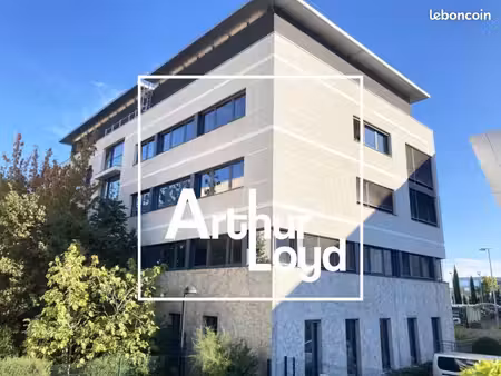 bureaux 596 m²