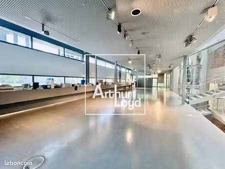 local commercial 1 034 m²