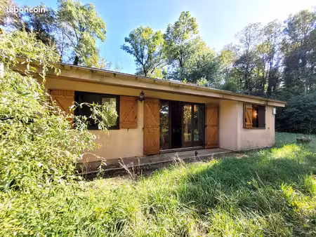 lot (46) : charmante petite maison dans la campagne quercynoise région de rocamadour