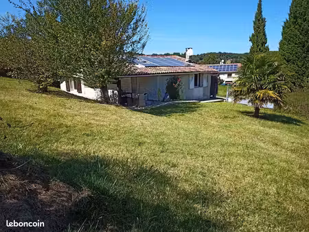 maison rénovée 72m² 2 chambres  préau et jardin
