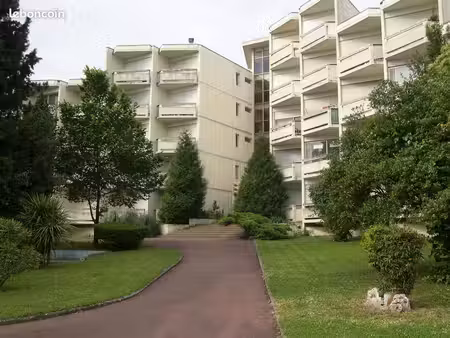 garage fermé sous résidence sécurisée à gradignan rocade sortie 16