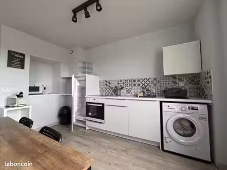 f2 meublé 42 m2 proche chu