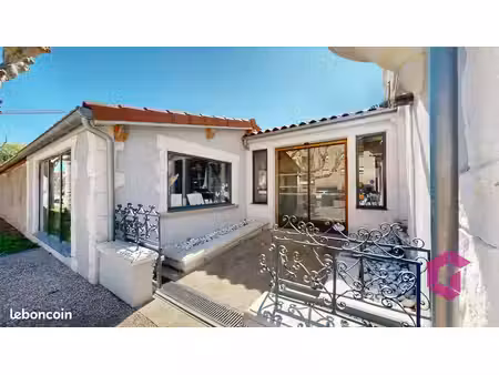 salon de coiffure et esthétique 140 m2