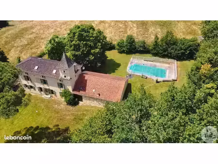 maison 8 pièces 227 m²