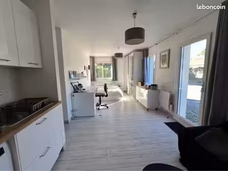 studio meublé lumineux de 35 m2