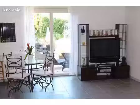 proche cahors appartement indépendant plain pied avec terrasse jardin et piscine