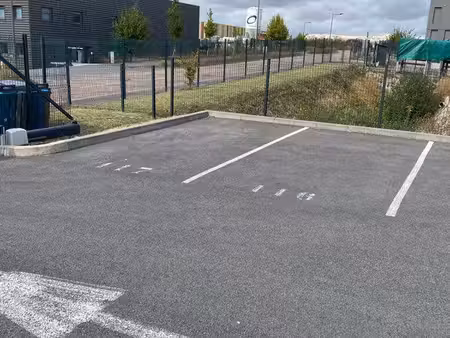 places de parking croix blandin