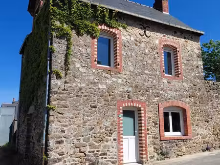 maison de ville 3 pièces avec jardin au bourgneuf la forêt