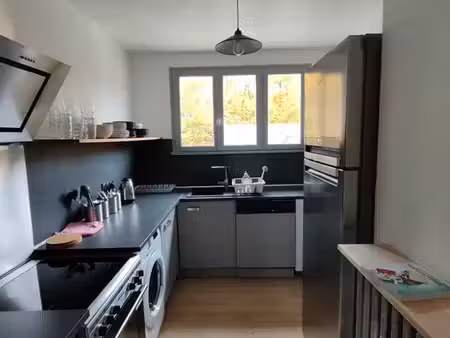 avrillé – appartement 83 m² + 43 m² aménageables – dernier étage – garage – vue parc