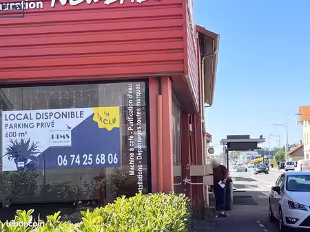 local 625 m² riorges