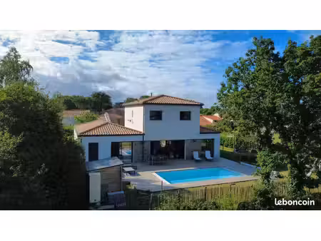 maison 6 pièces 136 m2 avec piscine + garage