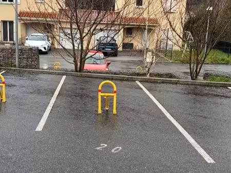 2 places de parking  la 2e offerte pour l'achat de la lere