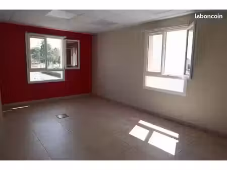 bureaux 71 14 m² - 3 pièces - avec parkings - marcheprime