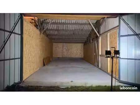 box hangar