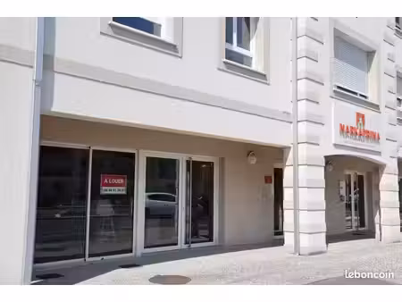 local commercial 71 50 m² - rdc - avec parkings - marcheprime