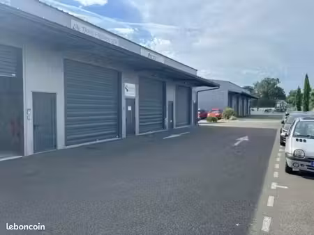 local d'activité 150 m²