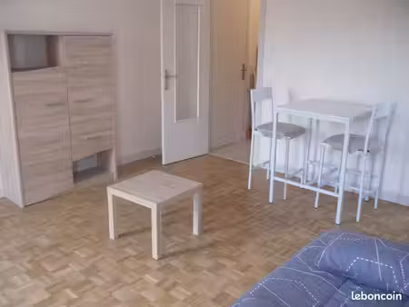studio meuble