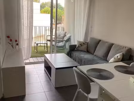 superbe t2 meublé avec terrasse – centre-ville de la chapelle-sur-erdre