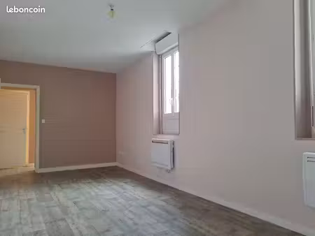 centre ville ancenis t2 avec cour privée