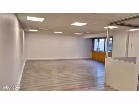 bordeaux mériadeck : bureau 70 m² + parking intérieur rdc  (direct propriétaire)