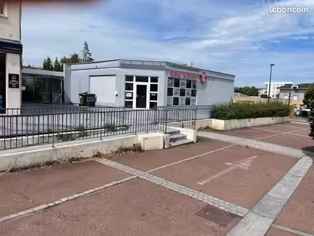 à vendre – fonds de commerce / institut entièrement équipé – cenon