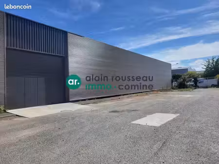 local 1080 m² angers