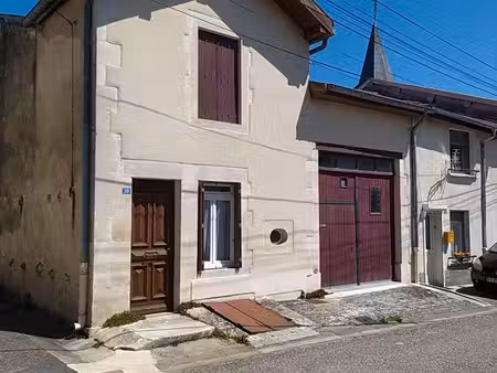 maison avec garage et terrain clos